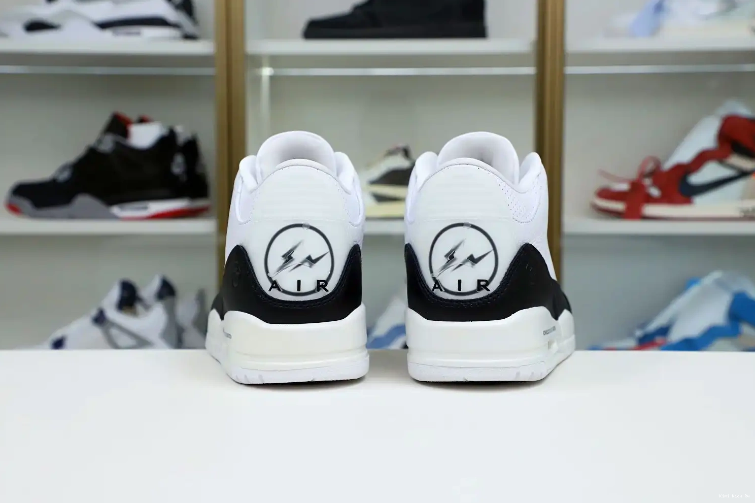 DESIGN AIR 'WHITE' RETRO 3 SP Kimikick X FRAGMENT JORDAN 0715